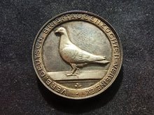 Charger l&#39;image dans la galerie, Allemagne : Médaille Conrad Troullier Brieftaubenzuchter Vereine (Ref 512)
