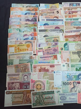 Charger l'image dans la galerie, Lot de 80 Billets du Monde Tous Différents NEUFS