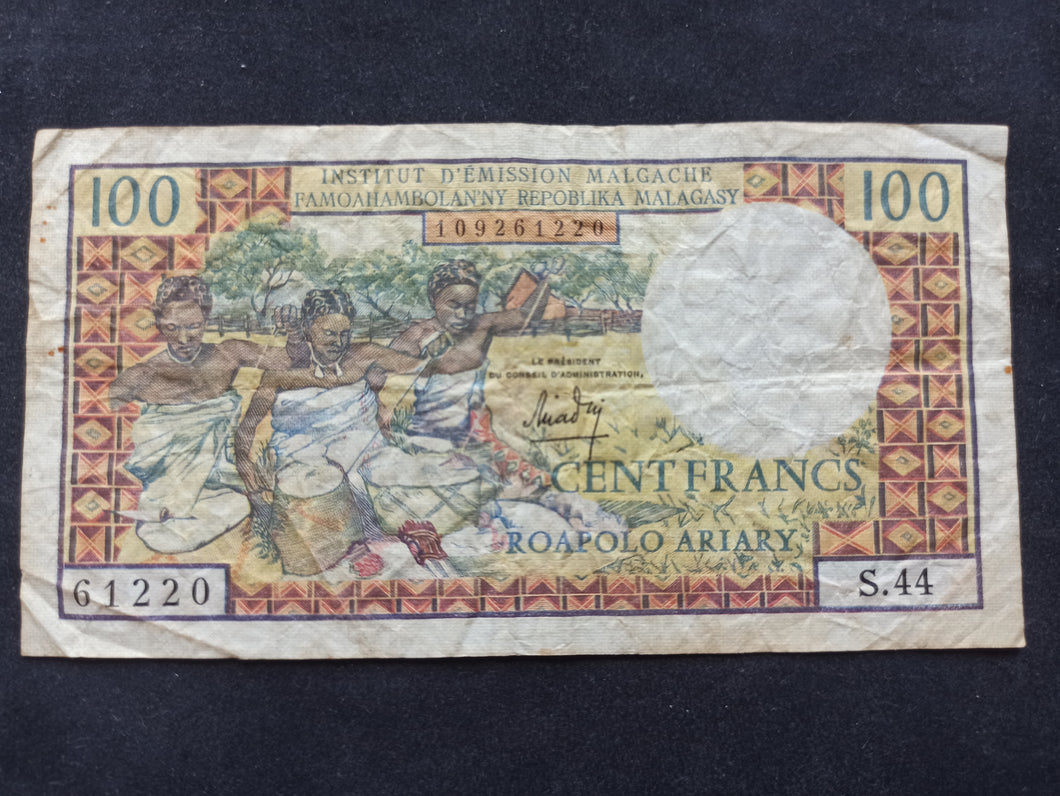 Madagascar : 100 Francs 1966 (Ref53)