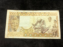 Charger l&#39;image dans la galerie, Afrique de l&#39;Ouest : Côte d&#39;Ivoire : 1000 Francs 1985 A (Ref 601)
