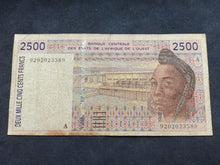 Charger l&#39;image dans la galerie, Afrique de l&#39;Ouest : Côte d&#39;Ivoire : 2500 Francs 1992 Ref 1327)
