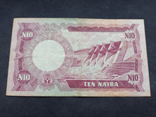 Charger l&#39;image dans la galerie, Nigéria : 10 Naira 1973-78 rare Sign 4 (Ref 1647)
