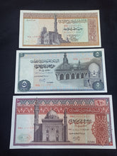 Charger l&#39;image dans la galerie, Egypte : Lot de 3 Billets : 1 / 5 / 10 Pounds 1972 - 74 (Ref 3040)
