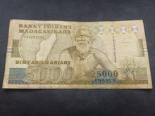 Charger l&#39;image dans la galerie, Madagascar : 25000 Francs 1993 (Ref 3175)
