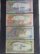 Charger l'image dans la galerie, Maldives : 5/20/50 et 100 Rufiyaa 2000 (Ref 3569)
