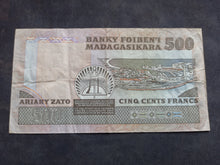 Charger l'image dans la galerie, Madagascar : 500 Francs 1983 (Ref 3754)
