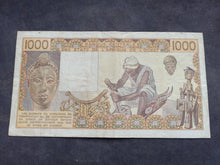 Charger l'image dans la galerie, Afrique de l'Ouest : 1000 Francs 1981 K (Ref 3774)
