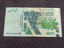 Charger l'image dans la galerie, Afrique de l'Ouest : 5000 Francs 2003 K (Ref 3776)
