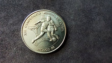 Charger l'image dans la galerie, Cuba : 1 Peso 1986 Mexico Football 1986 (Ref 3920)
