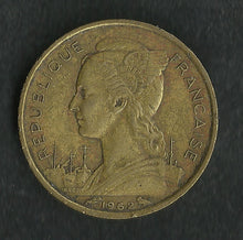 Charger l&#39;image dans la galerie, Colonies Françaises : Réunion : 10 Francs 1962
